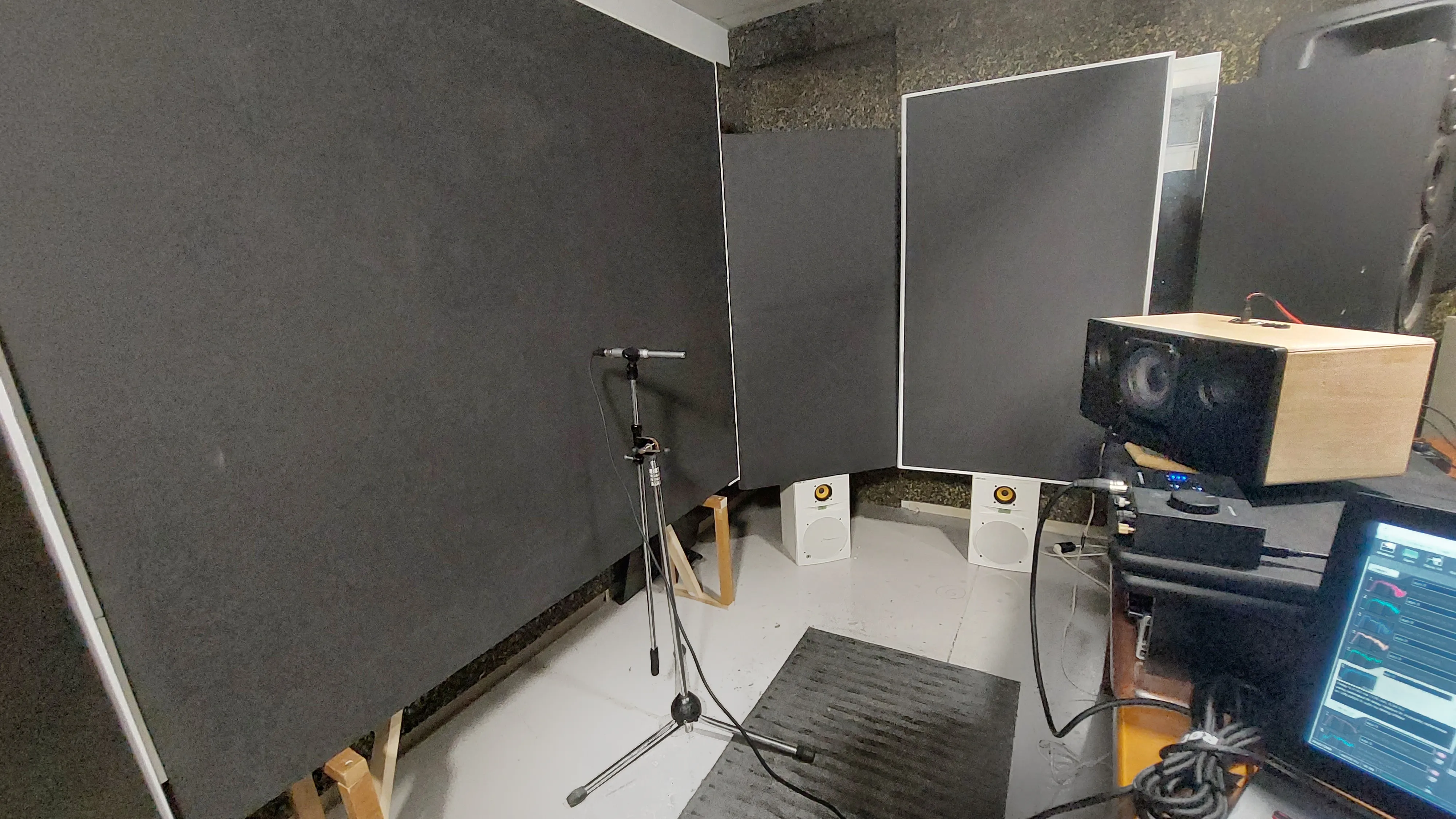 Hi-Fi Portable Bluetooth Speaker with DSP Technology screenshot